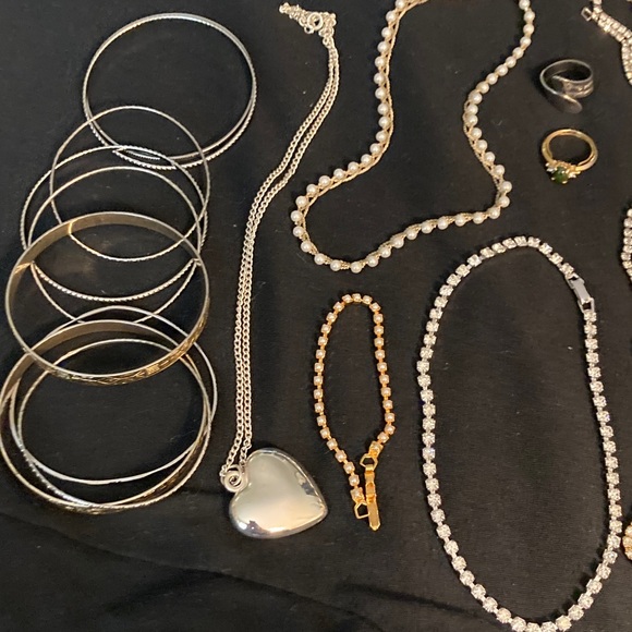 Dress Up Costumes Rhinestone & Pearl Jewelry Lot - Picture 2 of 6